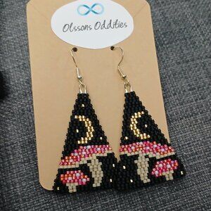 Handmade indigenous beadwork - mushroom earrings
